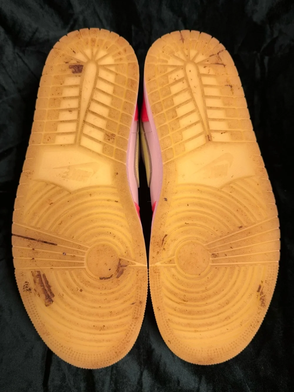 2023 Air Jordan 1 Low SE ‘Lava Glow’ - Picture 6 of 6